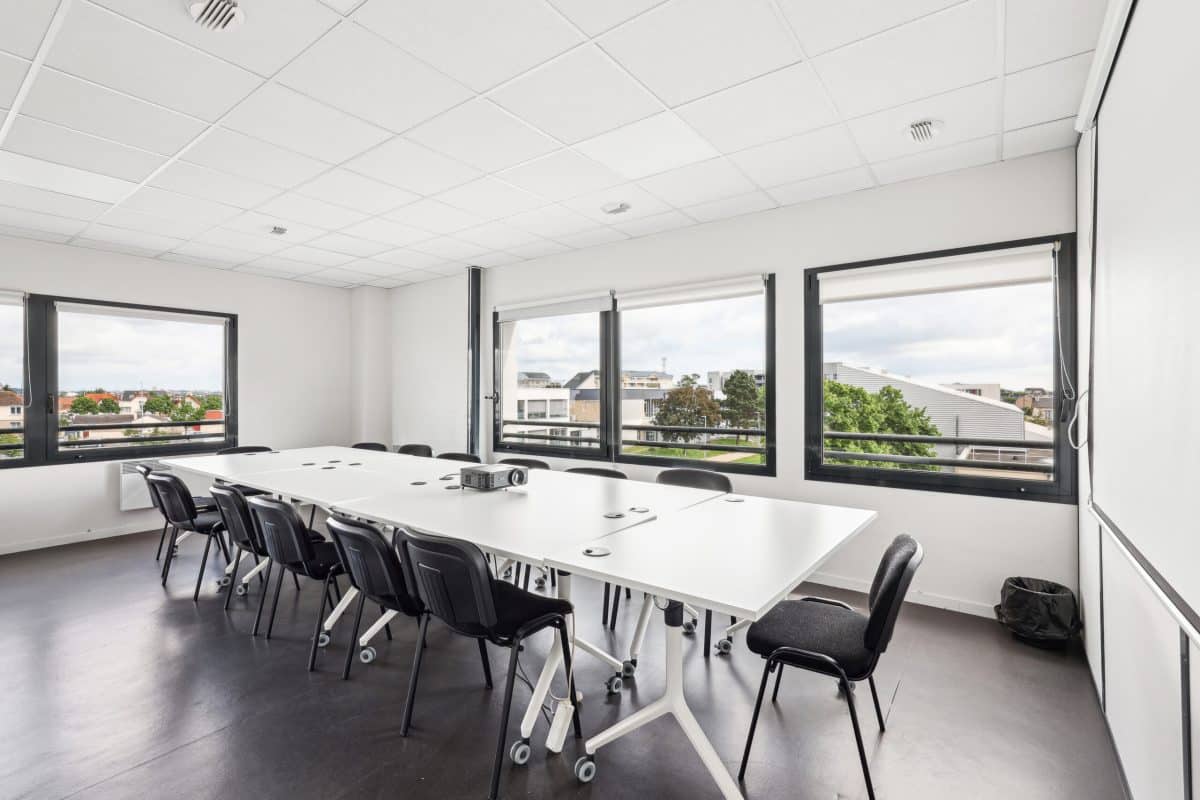 BURO Club Caen Sud - Photo 1